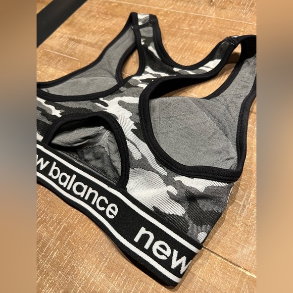 New Balance Women's CAMO Keyhole Racerback Sport Bra with Removable Pads - Picture 3 of 4